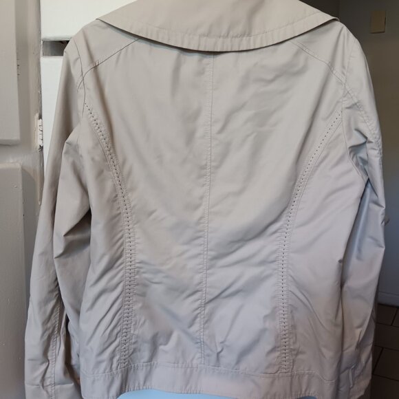 Stylish coat for women - Picture 4 of 5